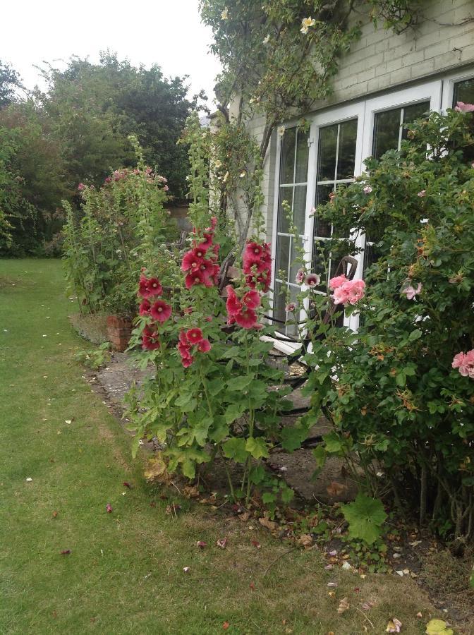 The Mill House Bed & Breakfast Berwick St James Exterior photo